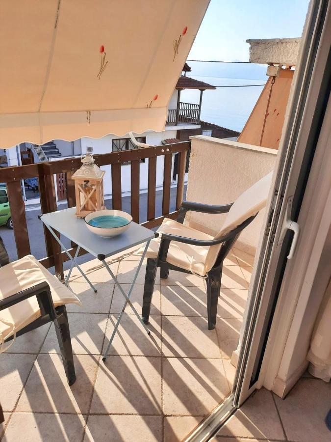 Beautiful Seaside Studio Akrata Luaran gambar